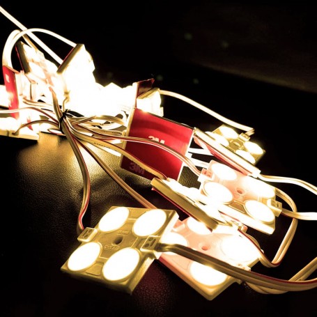 Chainette de 20 modules 4 LED de 2,4W blanc chaud 3000K étanche 12V