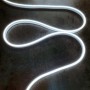 Néon LED flexible 24V blanc froid allumé