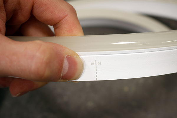 Repère de coupe du néon led rgb