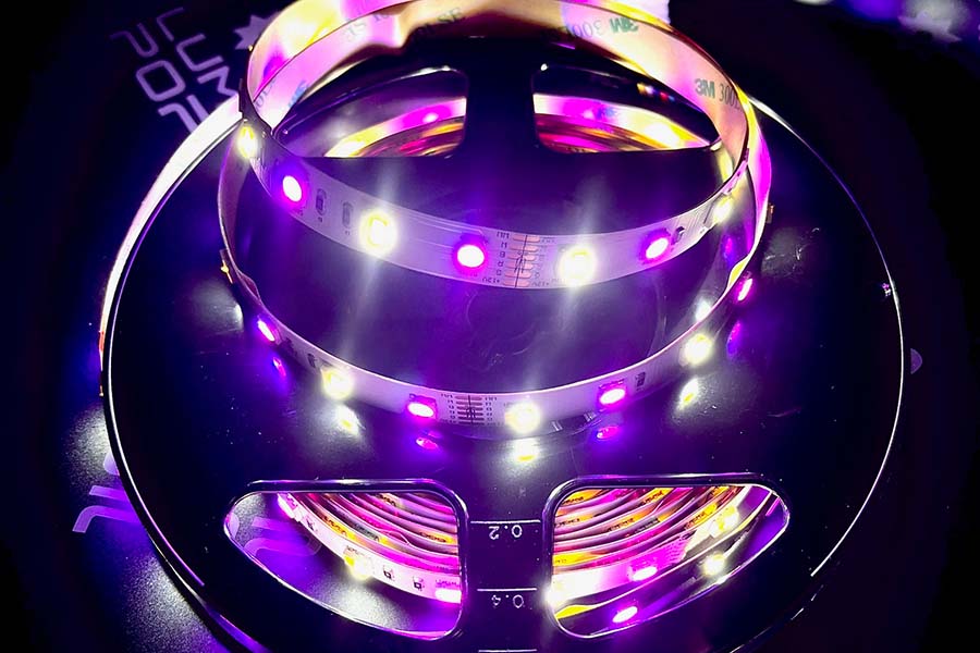 Ruban LED RGB multicolore et CCT blanc variable